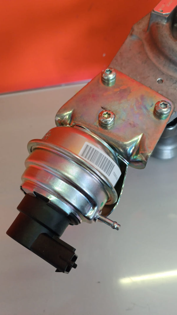 Turbina nuova originale Garrett Alfa Romeo Giulietta 2.0 JTDM 140 cv 103 kw 55233682, 55246403, 71794942, 71795139, 71795140, 71795341, 55233682, 55246403, 71794942, 71795139, 71795140, 7179534, 855233682, 55246403 Garrett