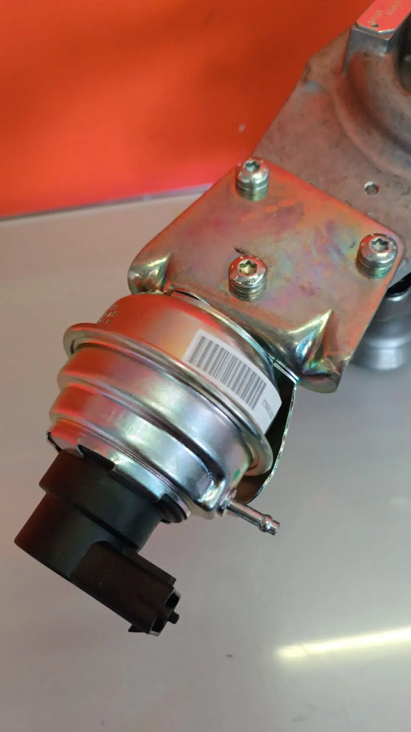 Turbina nuova originale Garrett Alfa Romeo Giulietta 2.0 JTDM 140 cv 103 kw 55233682, 55246403, 71794942, 71795139, 71795140, 71795341, 55233682, 55246403, 71794942, 71795139, 71795140, 7179534, 855233682, 55246403 Garrett