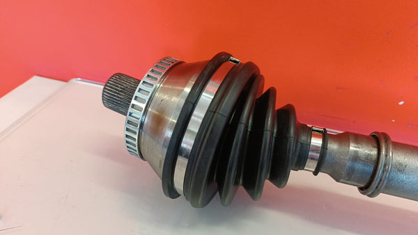 Semiasse nuovo AUDI A4 2.0 TDI 16V 140 cv 103 kw 8E0407272AH, 8E0407272AR, 8E0407272AT, 8E0407272S, 8E0407452EX, 8E0407452GX, 8E0407452JX, 8E0407452PX, 8E0407272A GSP / AKRON