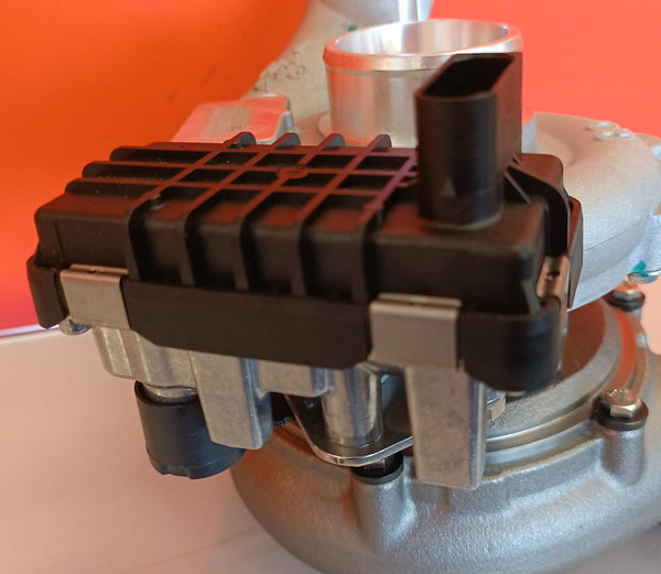 Turbina nuova non originale MERCEDES Classe E 250 T-Model 211 cv 155 kw 00K68004663AA, 68004663AA, 6420900086, 642090008680, 6420900286, 642090028680, 6420900880, 642090088080, 6420901086, 642090108680, 6420901200, 642090120080,