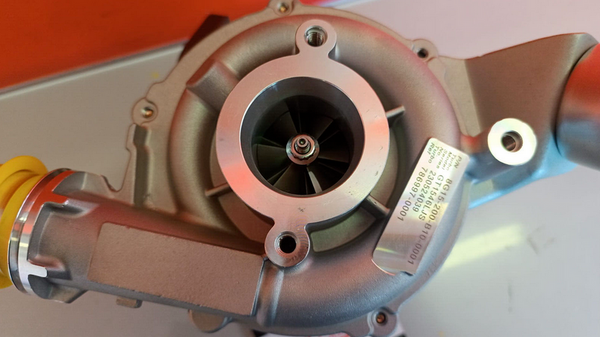 Turbina nuova non originale Nissan NV400 van dci 145 rwd 146 cv 107 kw 144109364r, 144114283r, 8200994301b, 7869970001, 9102015003 TurboMM